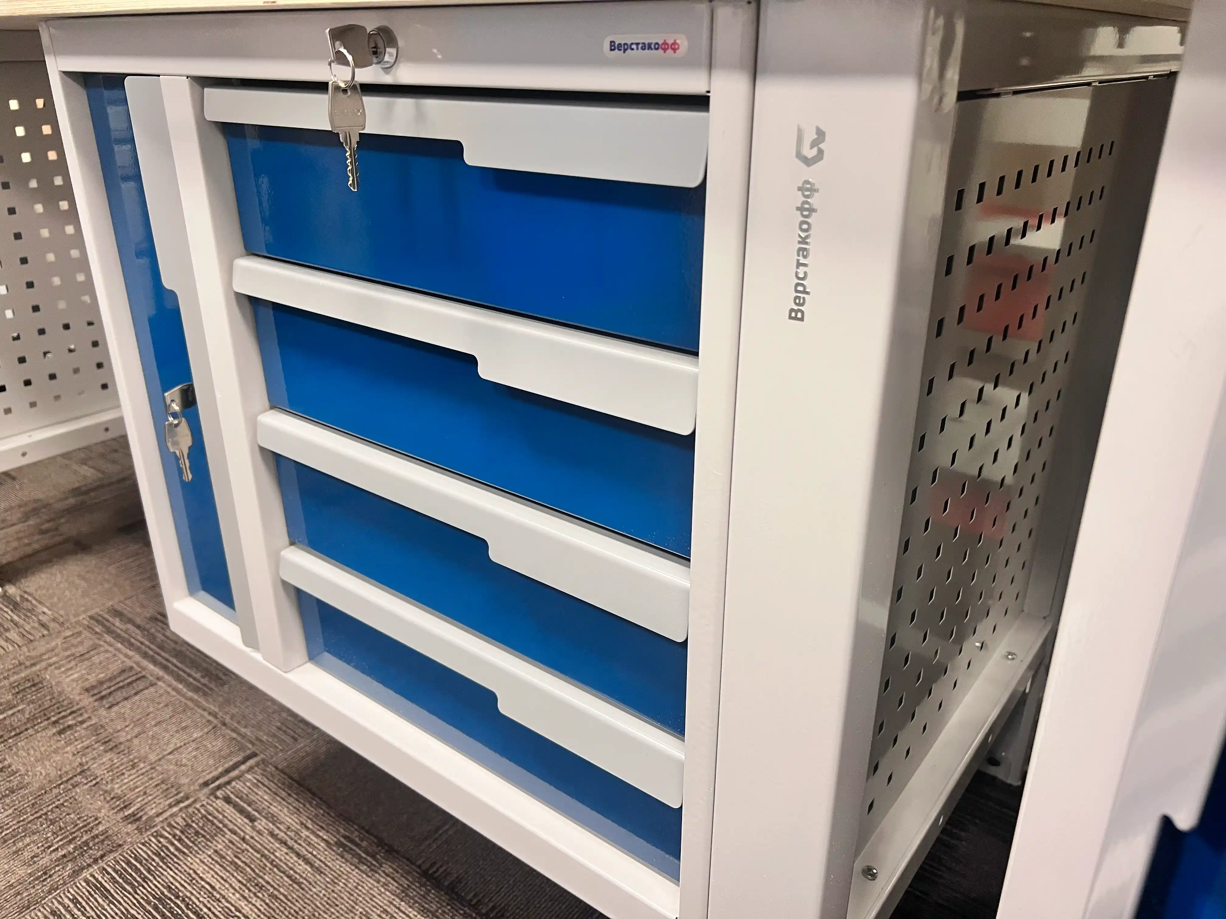 CTR 2232.S4L4M4.4 Верстак слесарный  1055x2193x743 мм