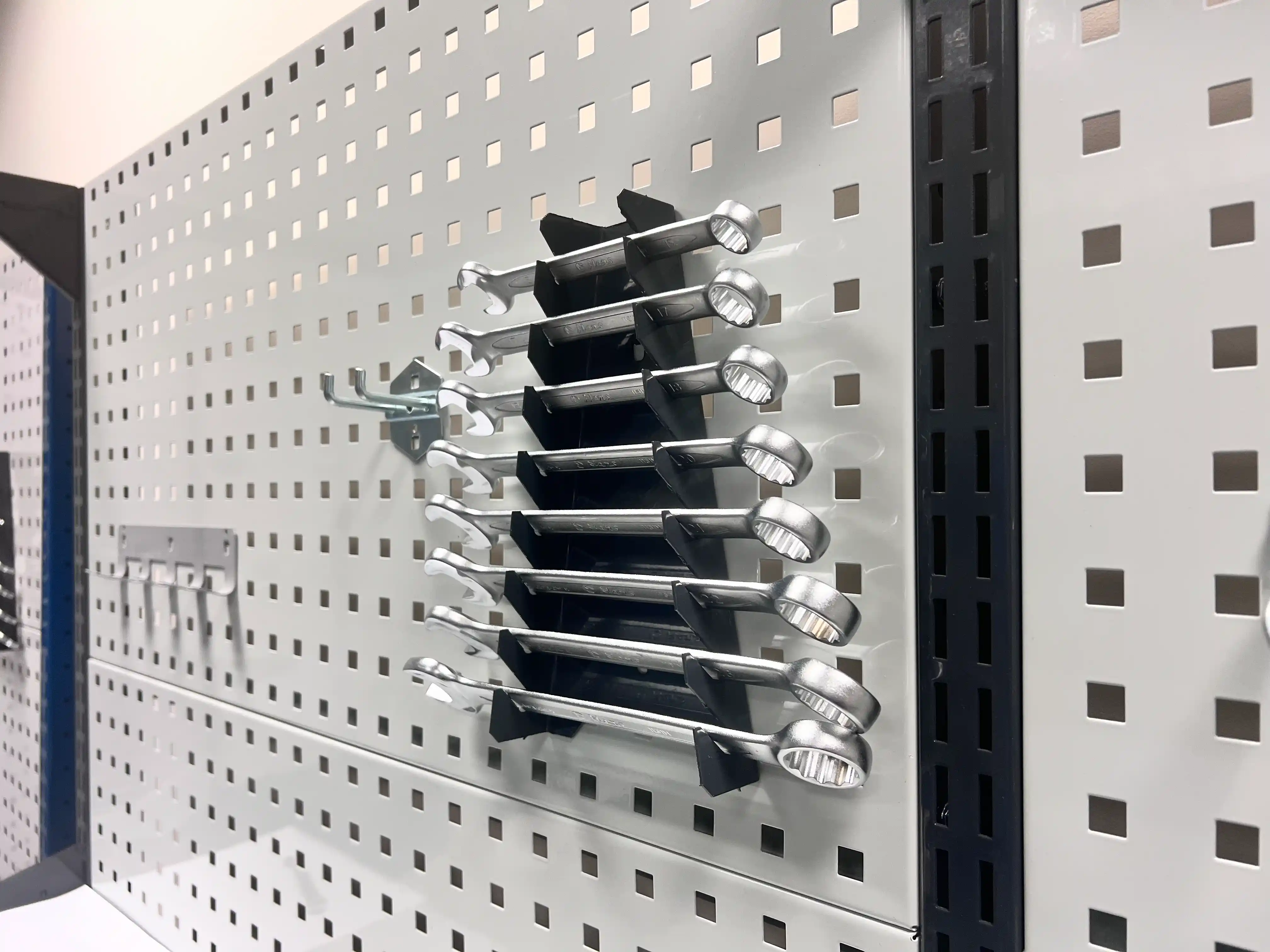 CTR 2232.S4L4M4.4 Верстак слесарный  1055x2193x743 мм