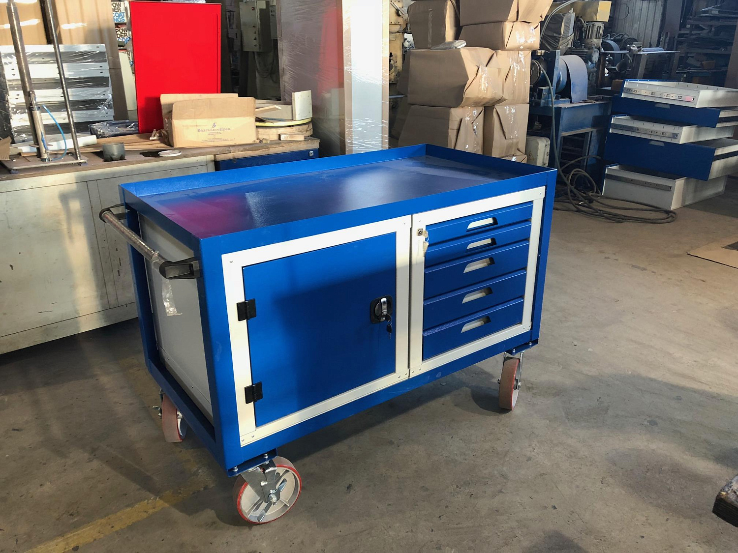 ER-00038058 Тележка для инструментов PLATFORM 1300х700.006